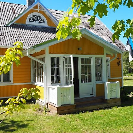 Leesi Kuelalistemaja Hotel Exterior foto