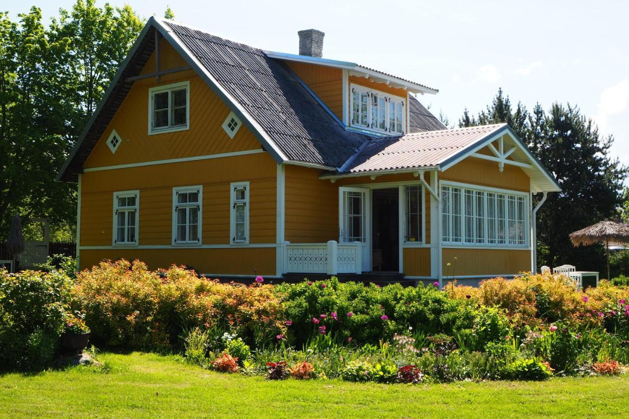 Leesi Kuelalistemaja Hotel Exterior foto
